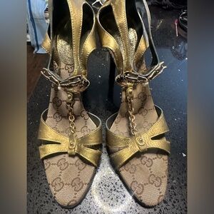 Gucci authentic sandals